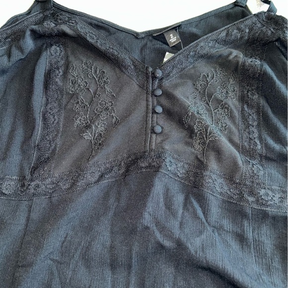Torrid Black Lace Detail Tank Top - Picture 3 of 5